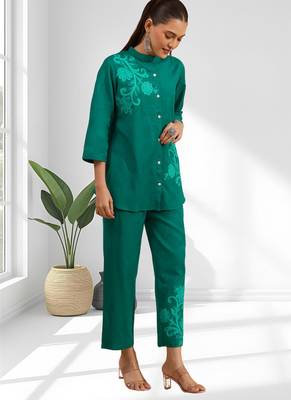 Women's cotton, linen green embroidered short kurta with pant 3