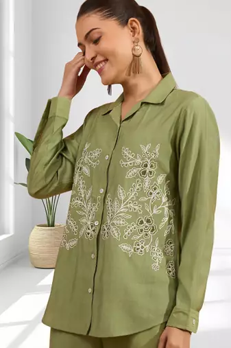 Women's silk blend green embroidered short kurta with pant