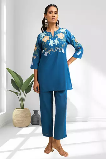 Women's silk blend teal embroidered short kurta with pant