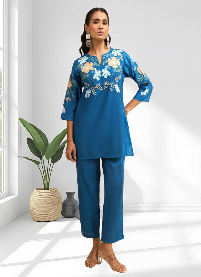Women's silk teal embroidered short kurta with pant