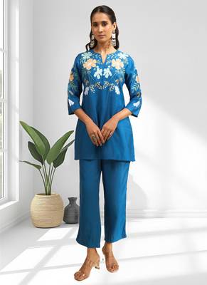 Women's silk blend teal embroidered short kurta with pant 3