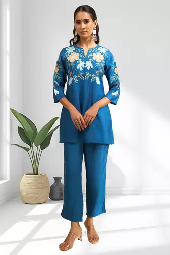 Women's silk blend teal embroidered short kurta with pant