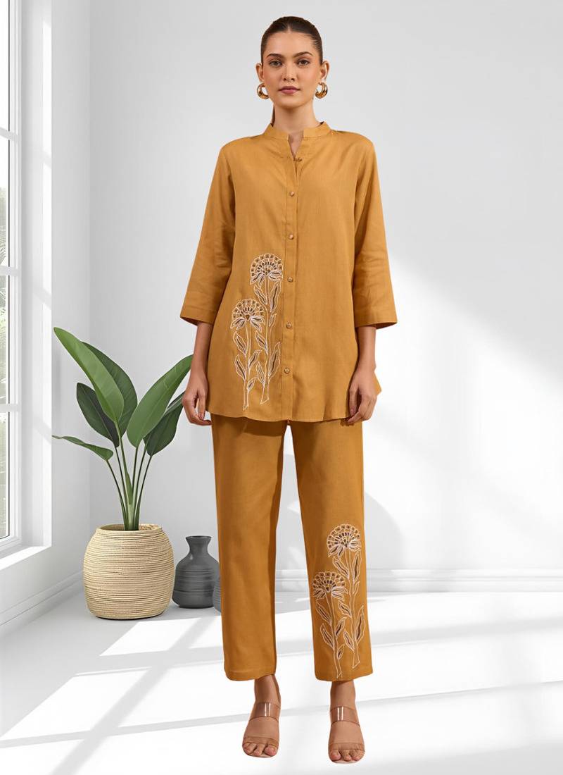 Women's cotton, linen coral embroidered short kurta with pant