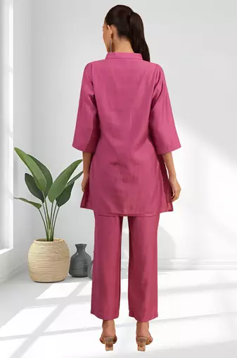 Women's silk blend pink embroidered short kurta with pant