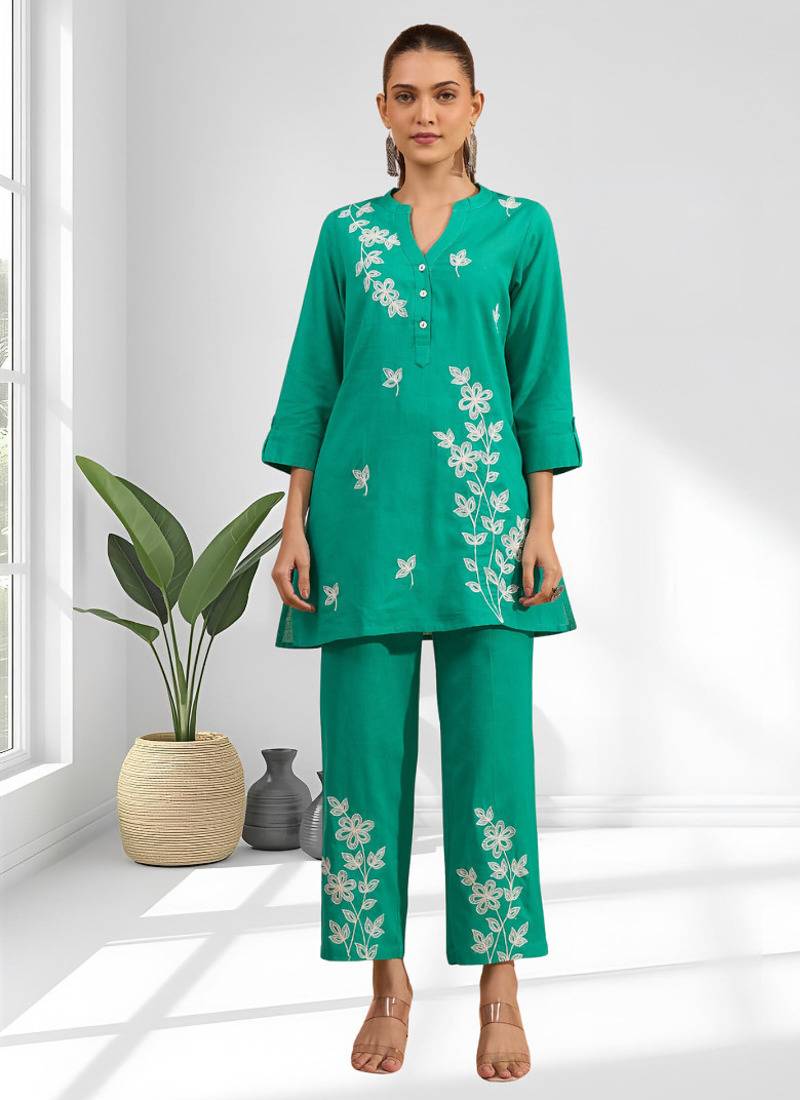 Women's cotton, linen sea green embroidered short kurta with pant