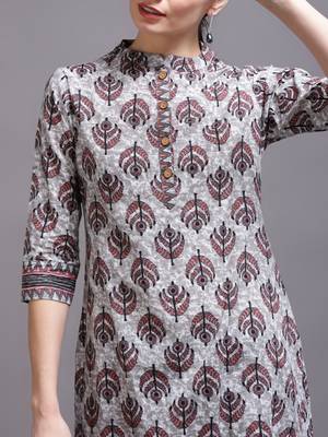Women pink printed cotton kurta 5