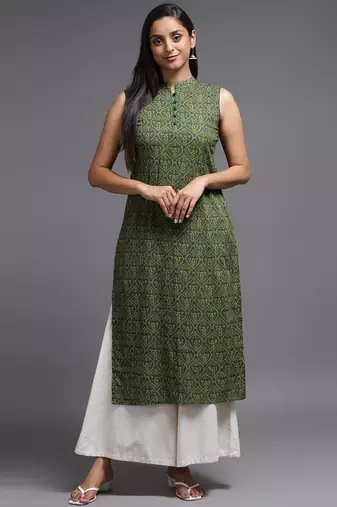Women green printed rayon kurta