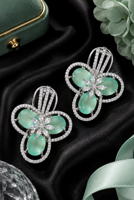 Luxury bloom diamond earrings 2