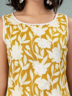 Yellow floral printed cotton straight kurta for women 4