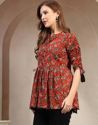 red floral printed cotton flared top for women 3