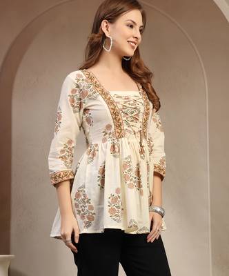 Off-white floral printed cotton flared top for women 2