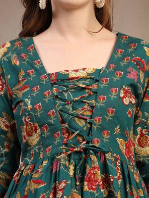 Green floral printed cotton flared top for women 5