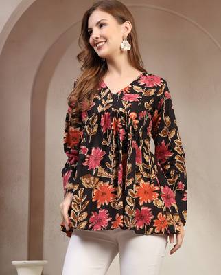 Black floral printed cotton flared top for women 3