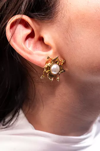 white brass earrings with pearl geometric grid work
