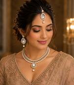 White agate stone necklace set with earrings and maang tikka (gold plated)