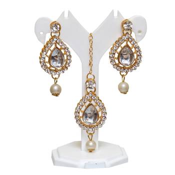 White agate stone necklace set with earrings and maang tikka (gold plated) 3