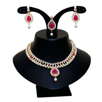Maroon, green, and white agate stone necklace set with earrings and maang tikka (gold plated) 2