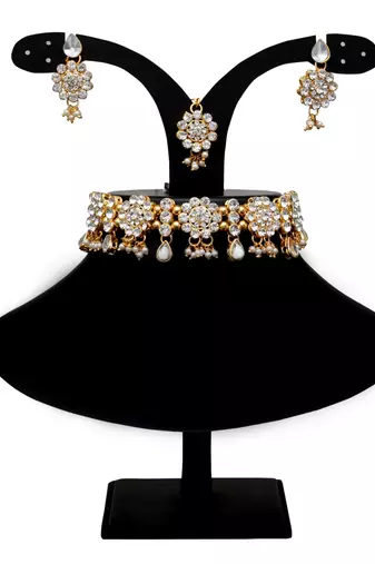 White agate stone necklace set with earrings and maang tikka (gold plated)