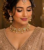 Maroon, green, and white agate stone necklace set with earrings and maang tikka (gold plated)