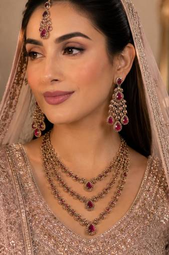 Maroon color necklace set with earrings and maang tikka     agate stone, antique gold plating