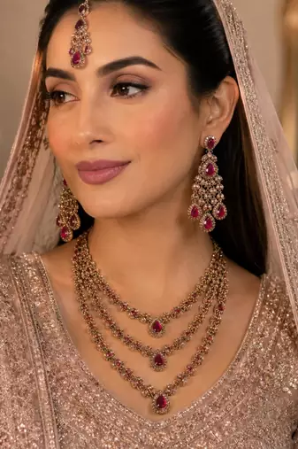 Maroon color necklace set with earrings and maang tikka – agate stone, antique gold plating