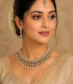 White agate stone necklace set with earrings and maang tikka (gold plated)