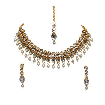 White agate stone necklace set with earrings and maang tikka (gold plated) 2