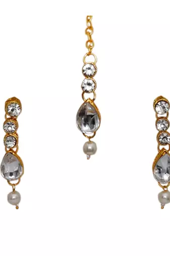 White agate stone necklace set with earrings and maang tikka (gold plated)