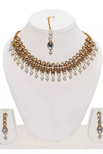 White agate stone necklace set with earrings and maang tikka (gold plated)