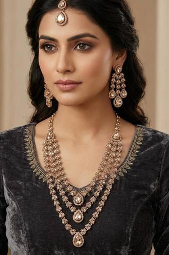Champagne color necklace set with earrings and maang tikka – agate stone, antique gold plating