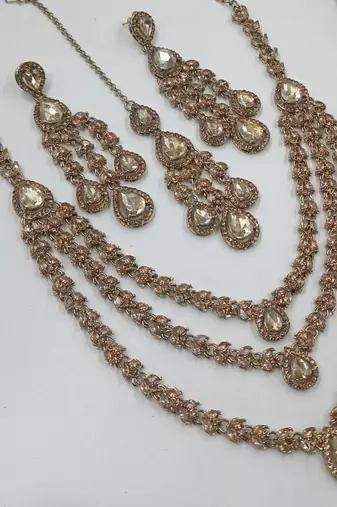Champagne color necklace set with earrings and maang tikka – agate stone, antique gold plating