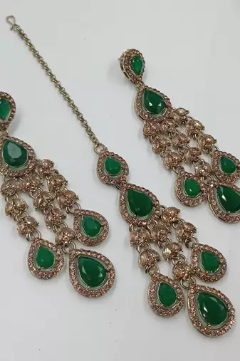 Green color necklace set with earrings and maang tikka – agate stone, antique gold plating