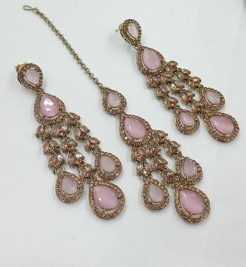 Baby pink color necklace set with earrings and maang tikka     agate stone, antique gold plating 3