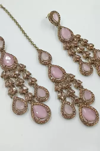 Baby pink color necklace set with earrings and maang tikka     agate stone, antique gold plating