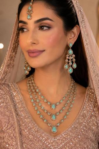 Pista color necklace set with earrings and maang tikka – agate stone, antique gold plating