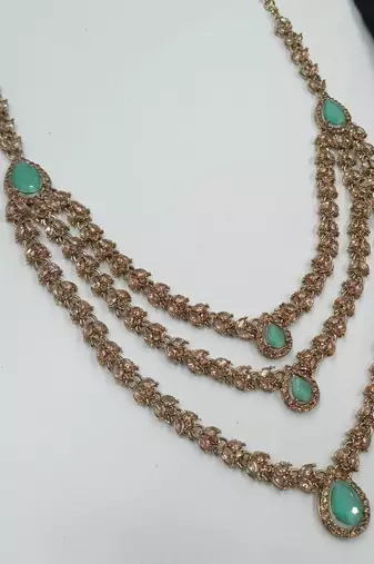 Pista color necklace set with earrings and maang tikka – agate stone, antique gold plating