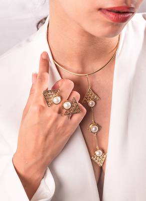 golden brass necklace set with pearl geometric design 6