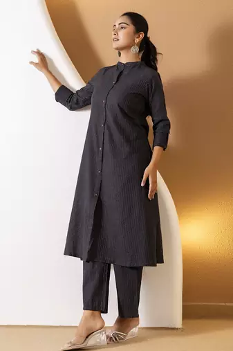 Women black plain katha kurta set
