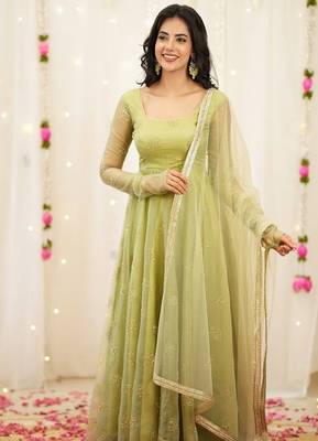 Green embroidered organza anarkali set 3