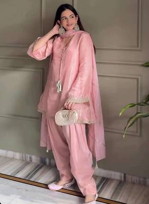 Graceful baby pink festive wear farshi salwar suit 3