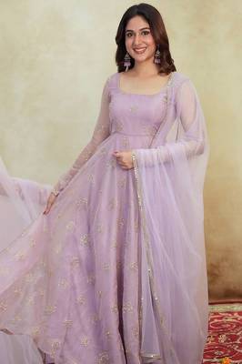 Lavender embroidered organza anarkali set 3