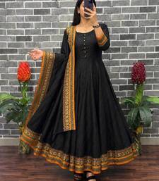 New trendy stylish black solid anarkali kurta with traditional golden border dupatta set