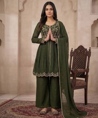 Bottle green embroidered frock-style kurta with palazzos & dupatta 2