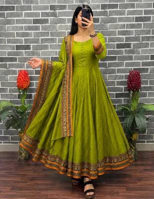 olive green solid anarkali kurta with traditional golden border dupatta set 1