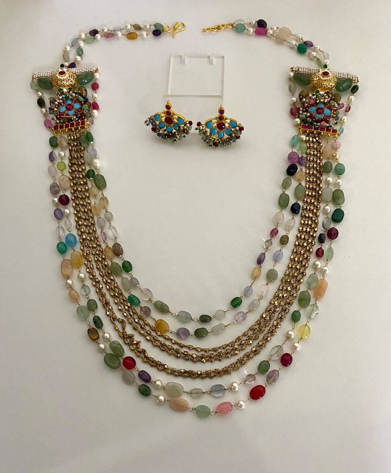 The multi-gem kundan necklace & earring sets