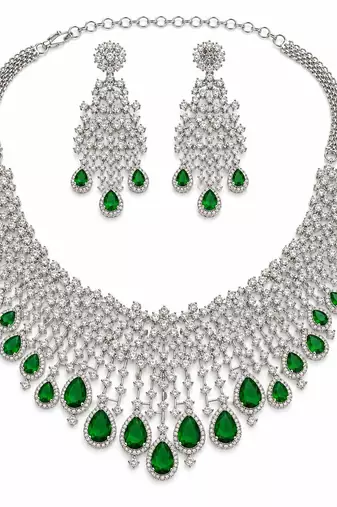 The emerald diamond necklace & earring set