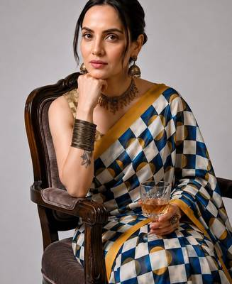 Checked print satin reagular saree 4