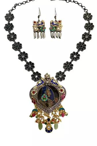 The peacock portrait necklace & earring set