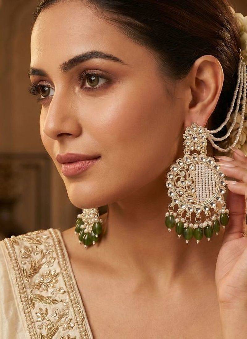   Traditional earrings for wo  and girls