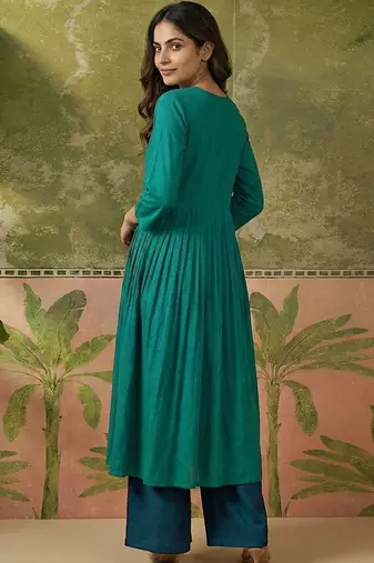 v-neck kurta & trousers kurta set